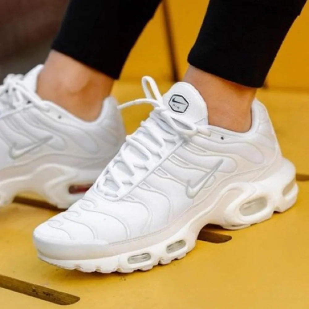 NIKE AIR MAX PLUS White Sneakers Shoes new - Picture 1 of 7